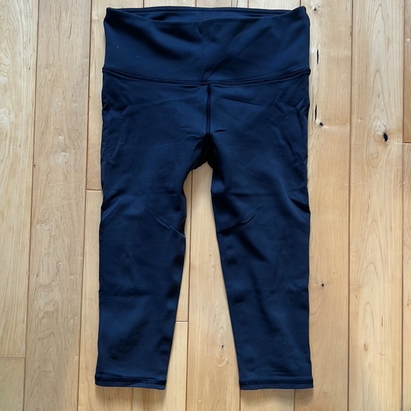 Lulu Crops - Picture 1 of 5